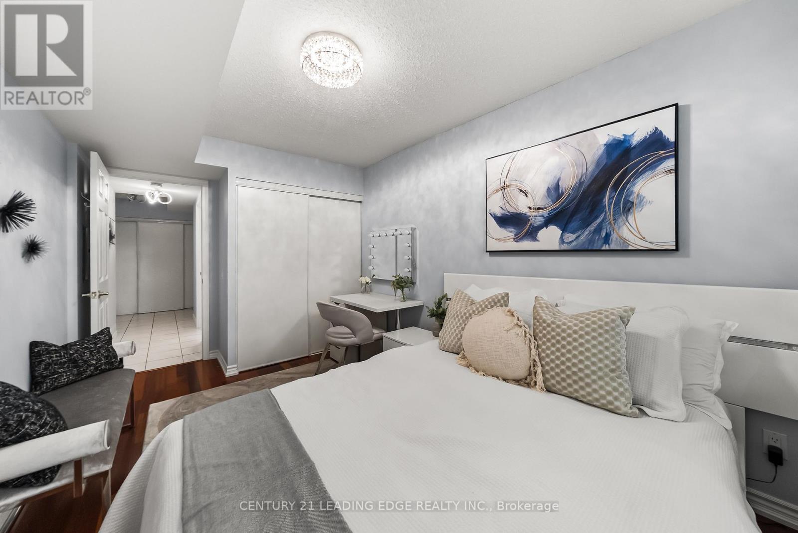 #1812 35 KINGSBRIDGE GARDEN CIRCLE - 20