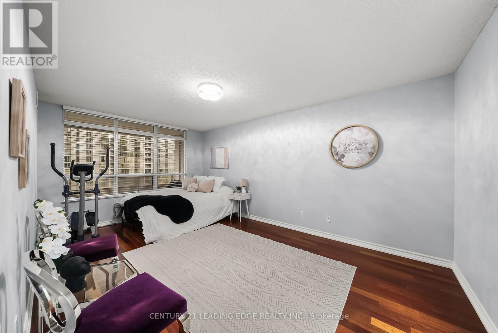 #1812 35 KINGSBRIDGE GARDEN CIRCLE - 21