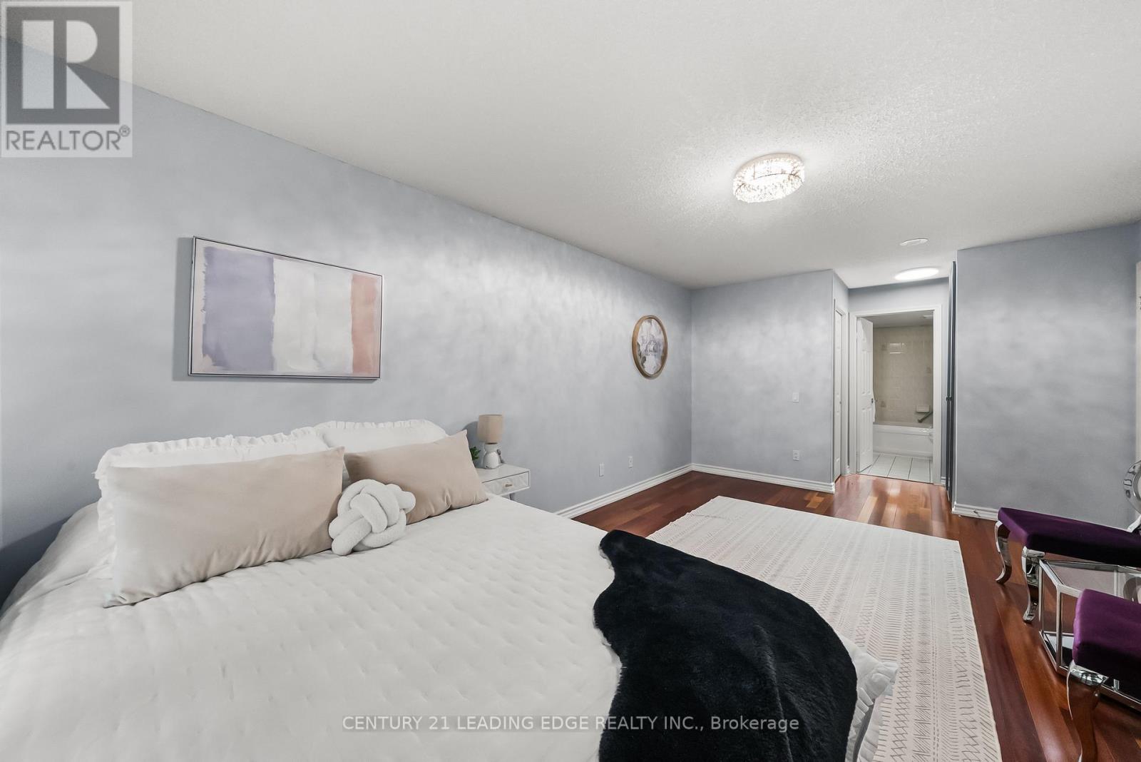 #1812 35 KINGSBRIDGE GARDEN CIRCLE - 22
