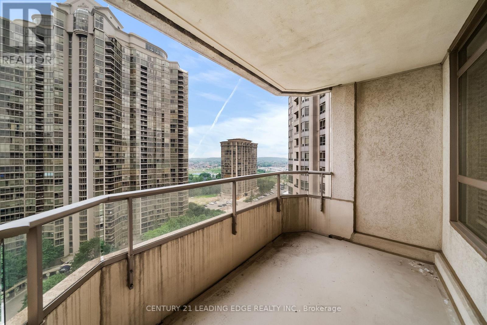 #1812 35 KINGSBRIDGE GARDEN CIRCLE - 25