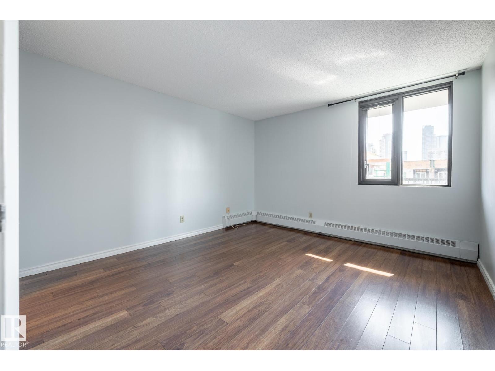 #703 10175 109 ST NW - 21