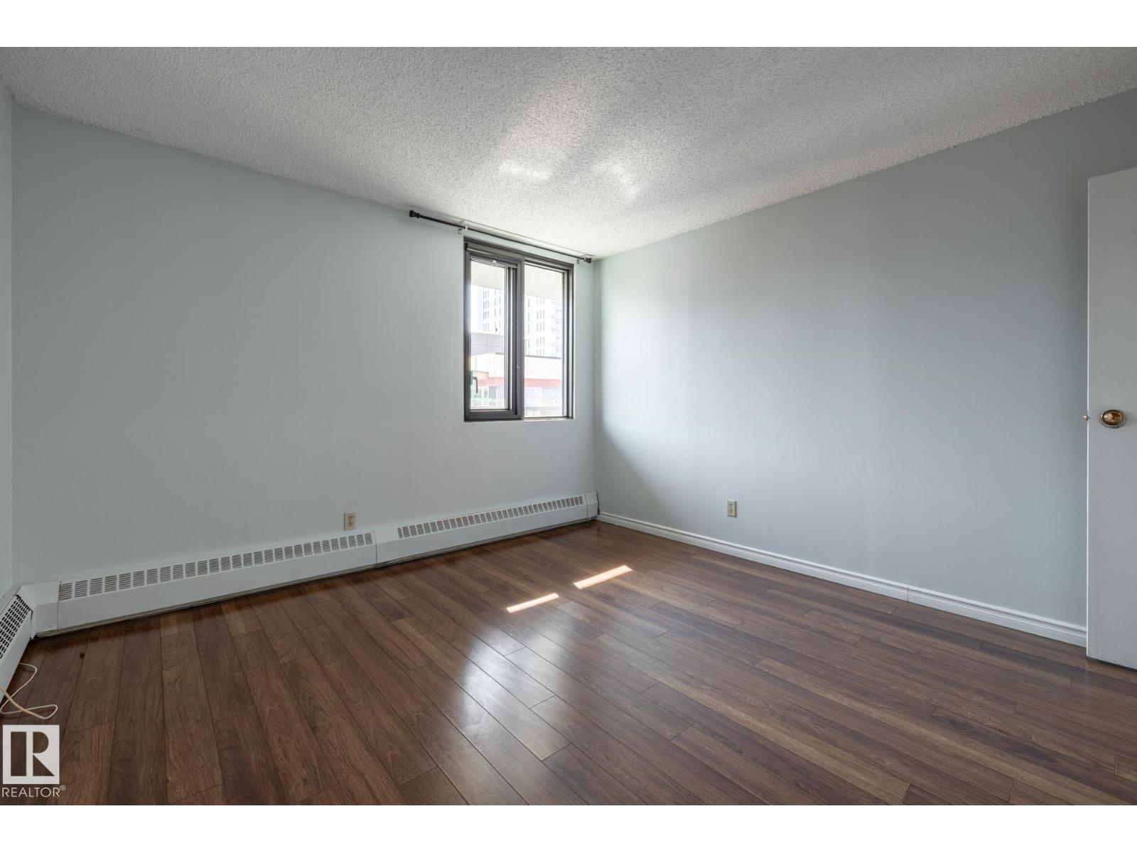 #703 10175 109 ST NW - 22