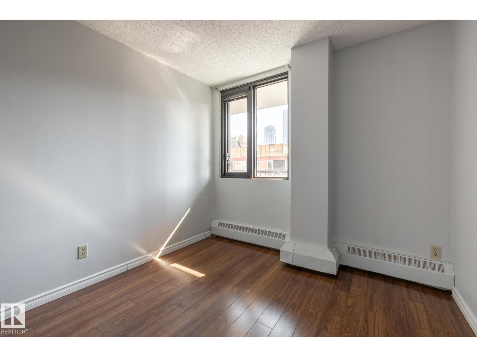 #703 10175 109 ST NW - 28
