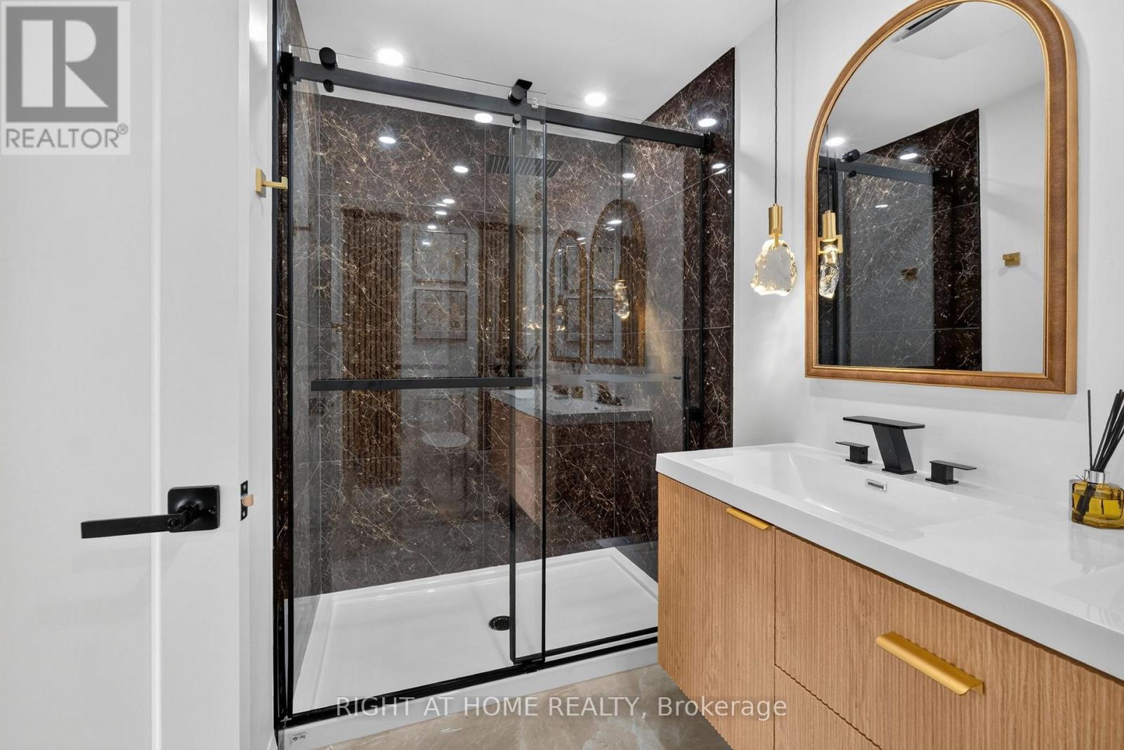 200 ISLAND PARK DRIVE - 25