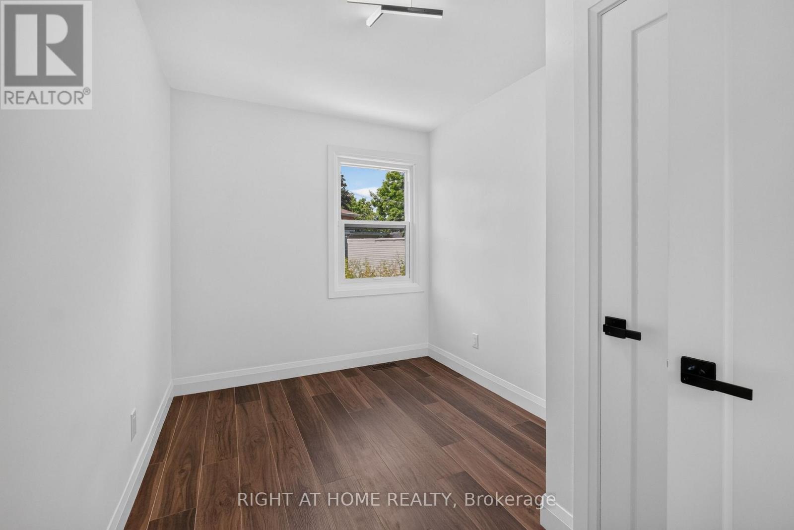 200 ISLAND PARK DRIVE - 37