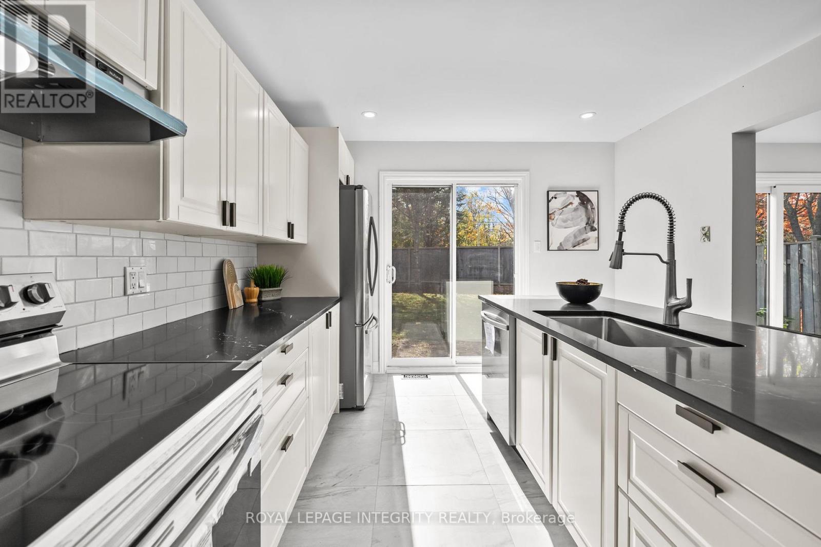 83 SADDLE CRESCENT - 14