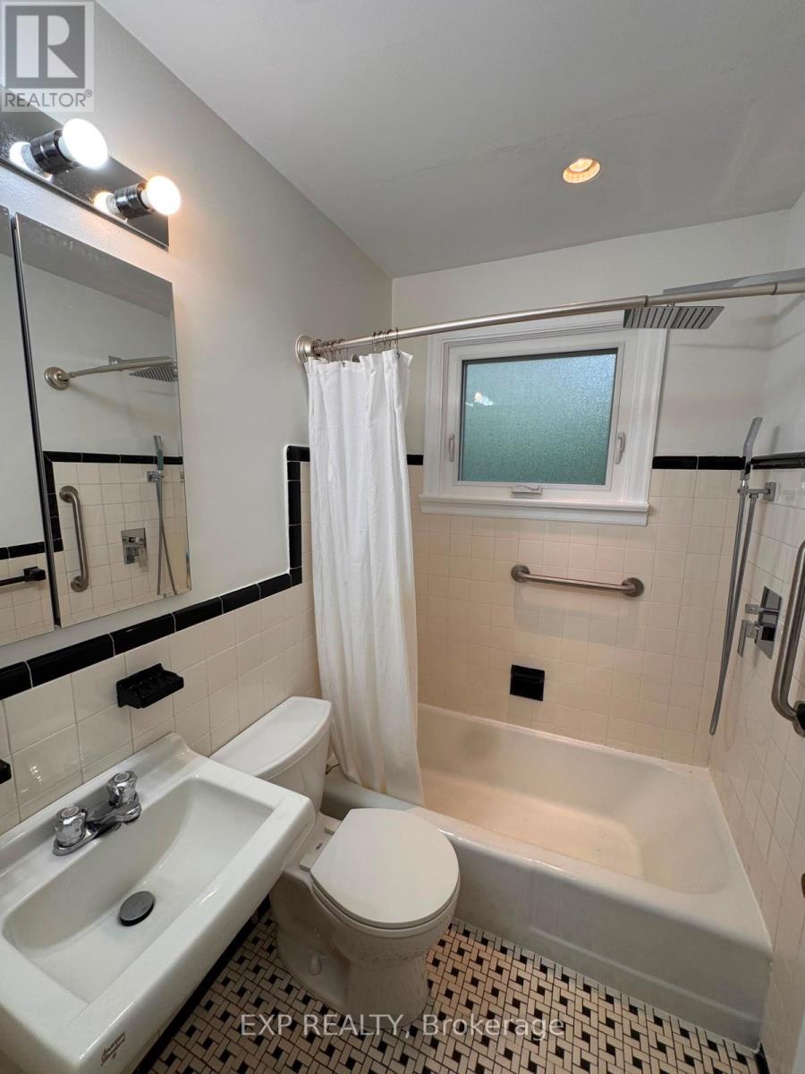 3 Bed, 2 Bath House for Rent in Ottawa – 44 CLEARVIEW AVENUE, Ottawa – MLS# X13591058 - Image 11