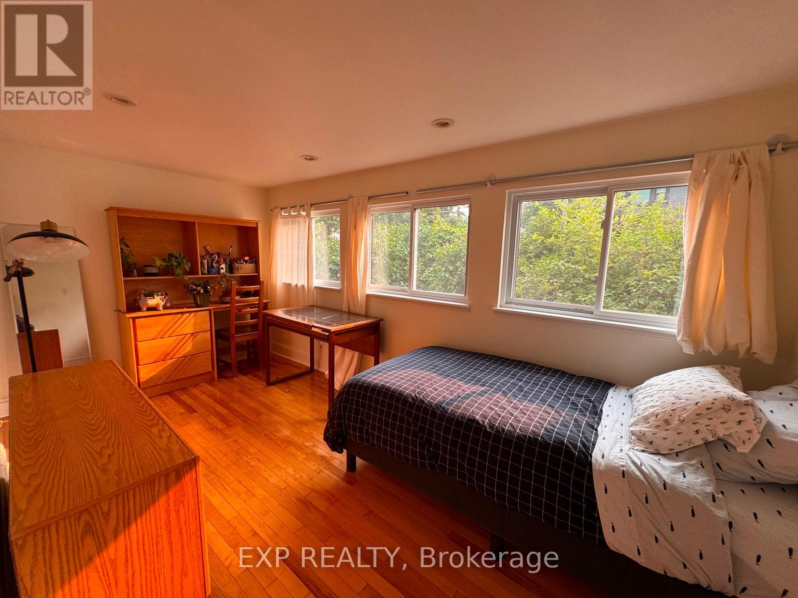 3 Bed, 2 Bath House for Rent in Ottawa – 44 CLEARVIEW AVENUE, Ottawa – MLS# X13591058 - Image 8