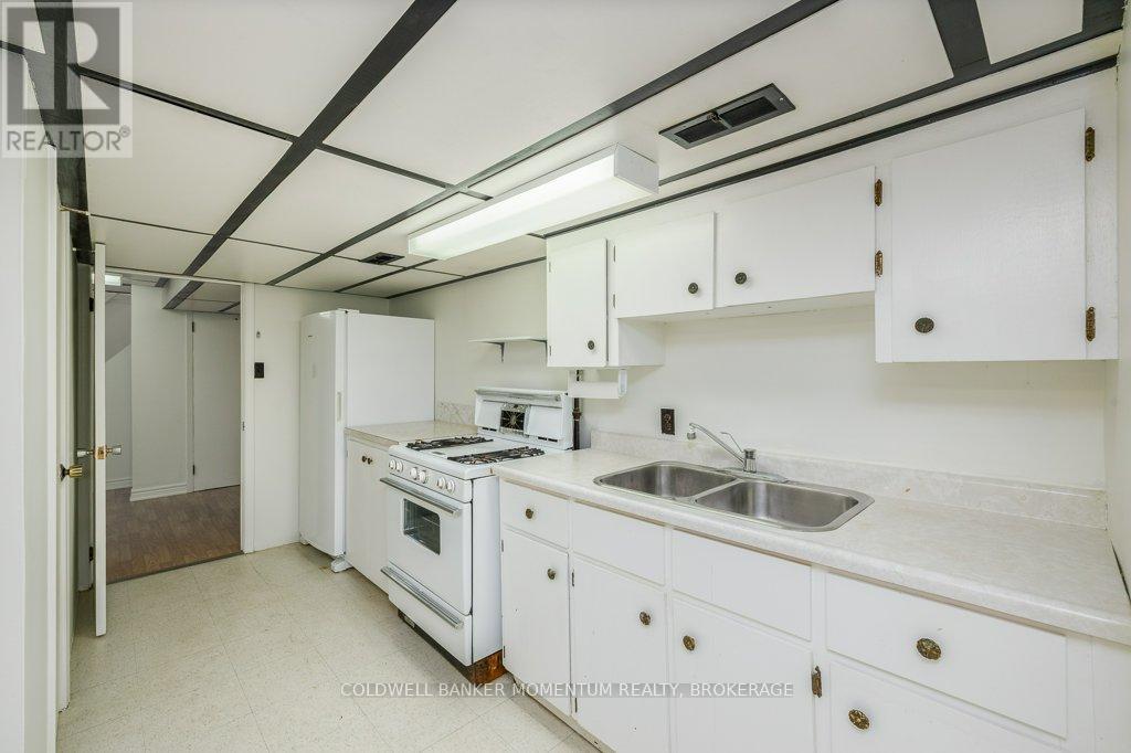 4 PARKHILL ROAD - 23
