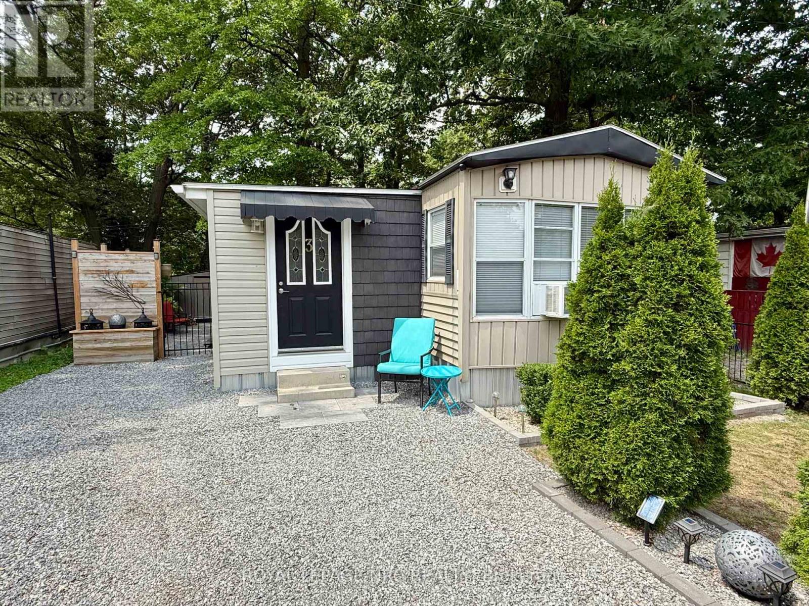 #3 2600 MONTROSE ROAD - 1