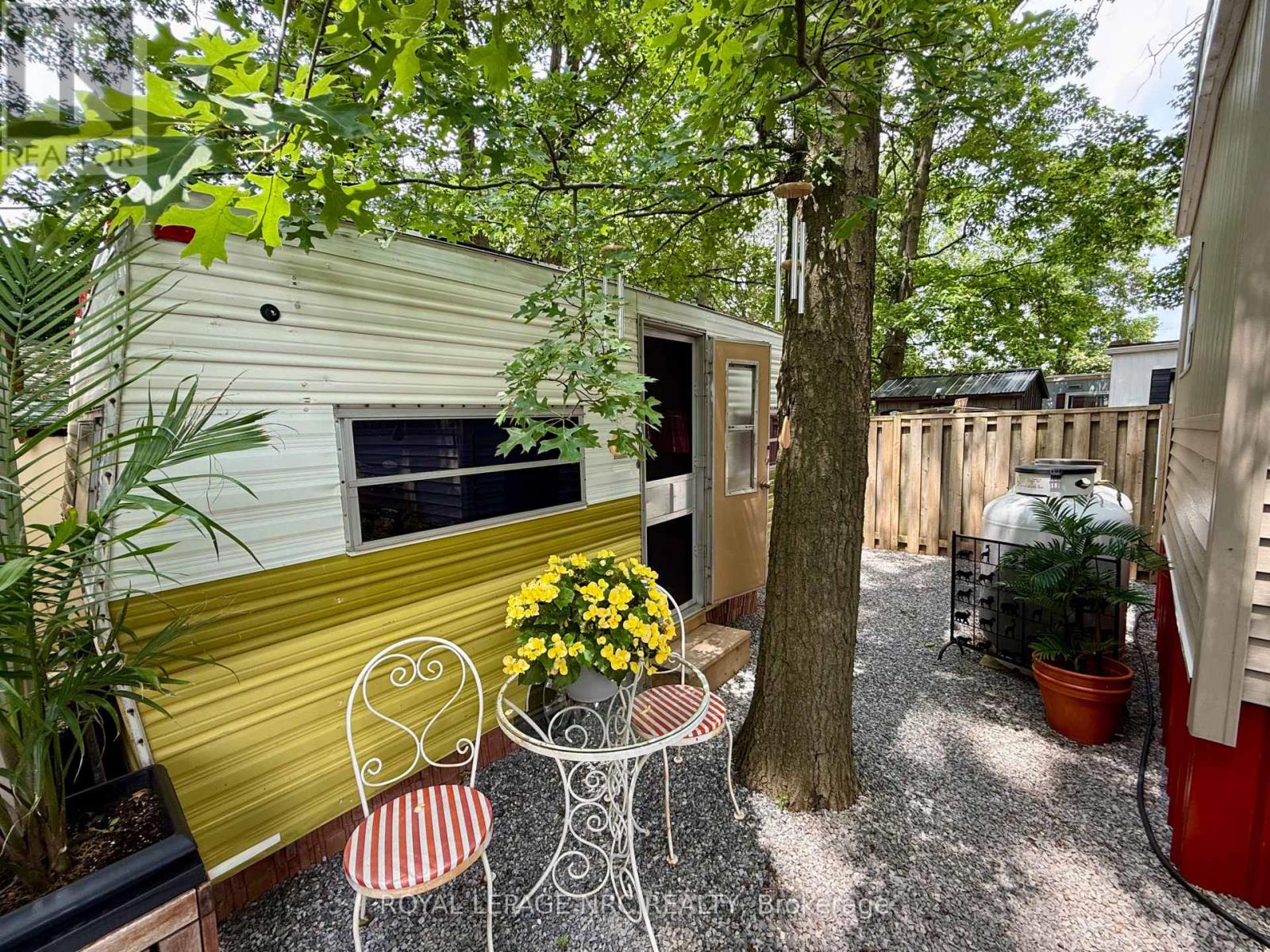 #3 2600 MONTROSE ROAD - 10