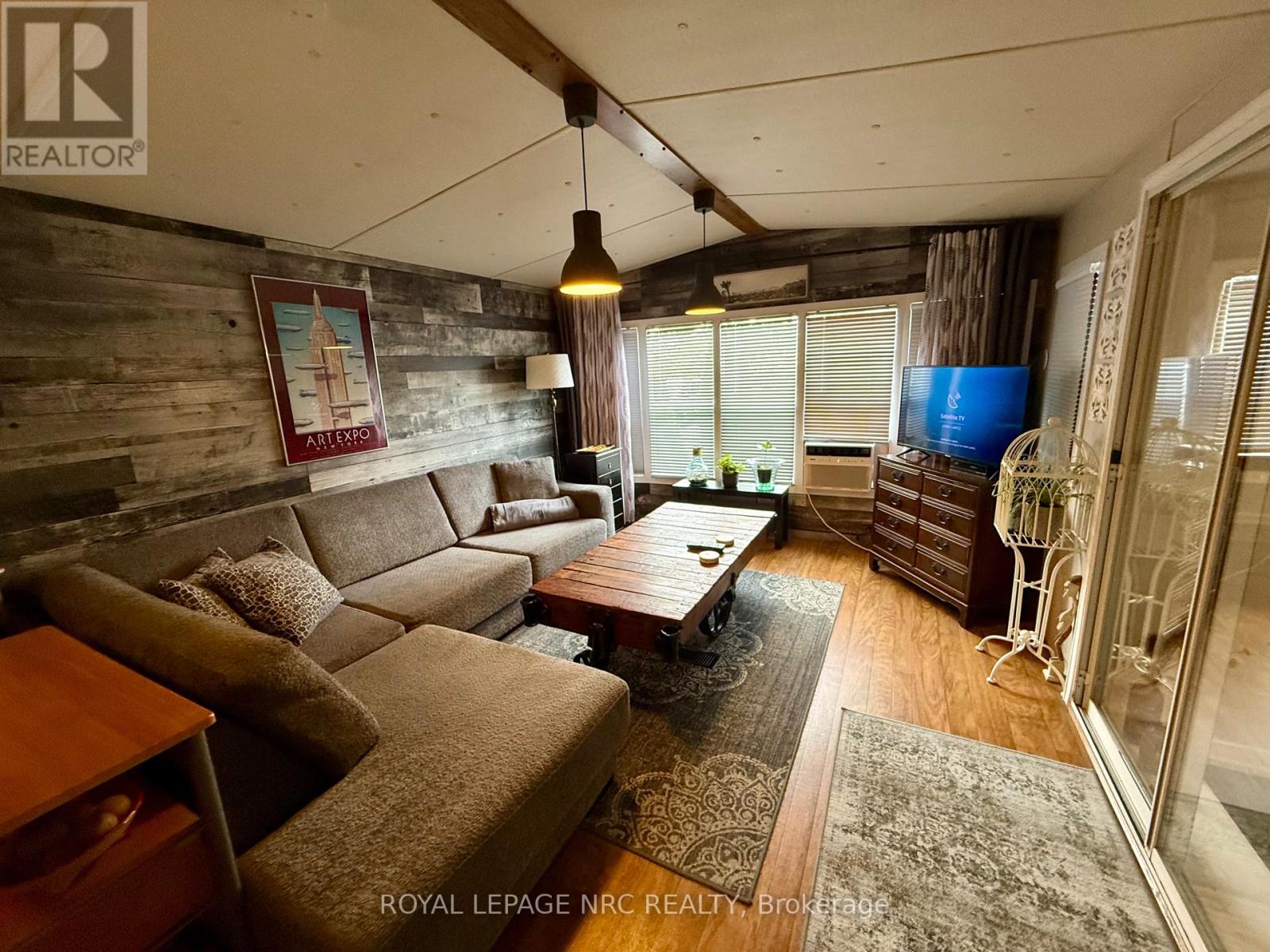 #3 2600 MONTROSE ROAD - 18