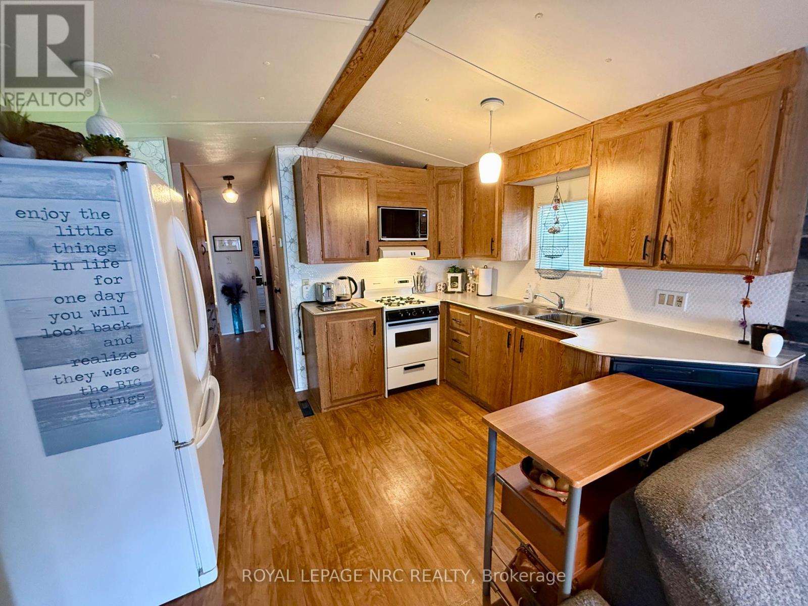 #3 2600 MONTROSE ROAD - 22