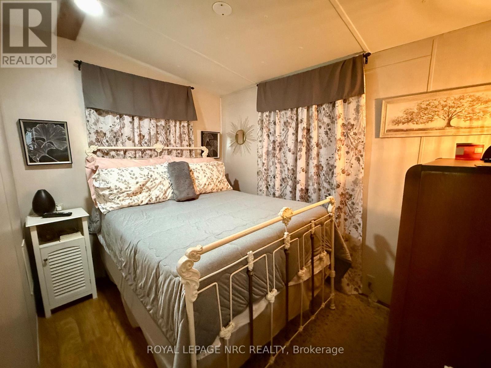 #3 2600 MONTROSE ROAD - 24
