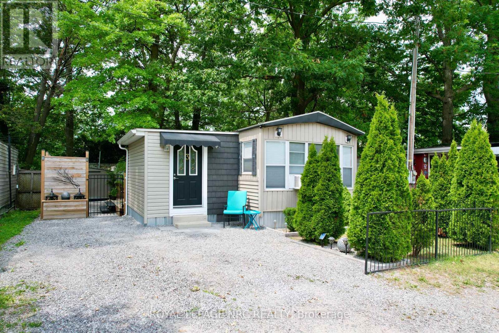 #3 2600 MONTROSE ROAD - 3