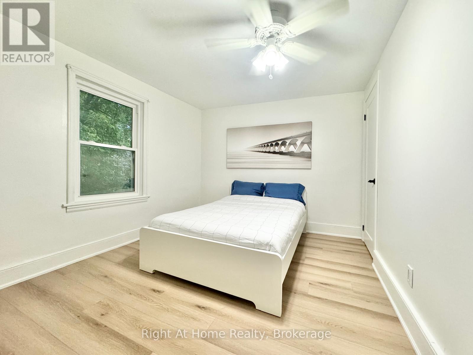 216 HATT STREET - 8