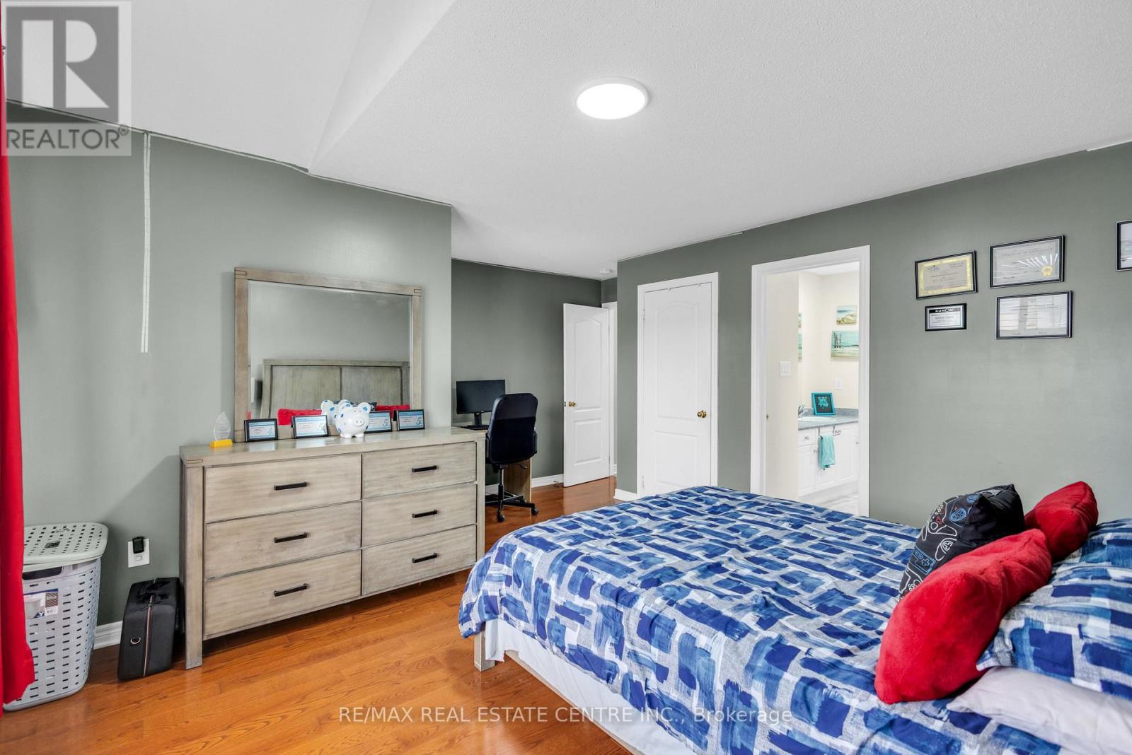 20 SPARHILL STREET - 23