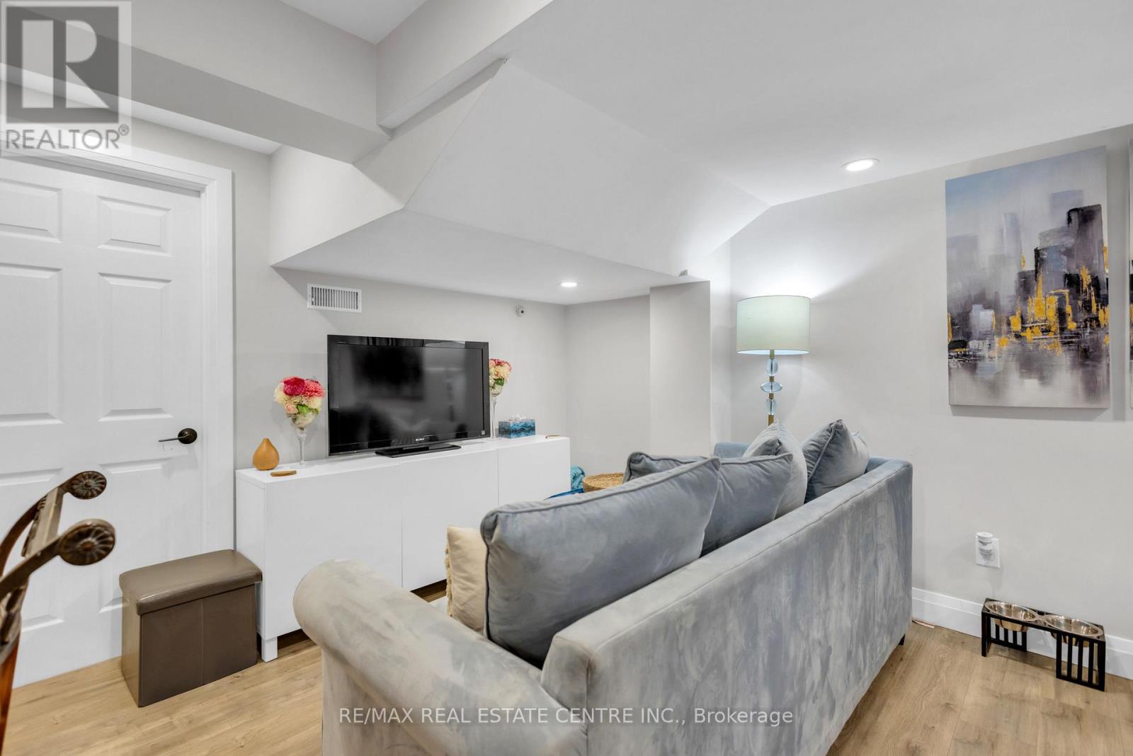 20 SPARHILL STREET - 34