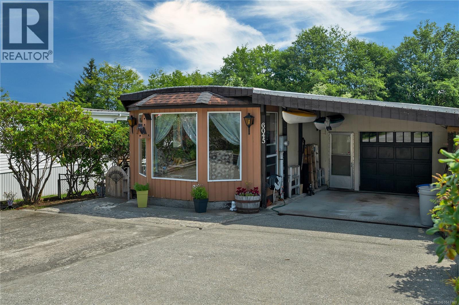 6045 Hunt St - 1