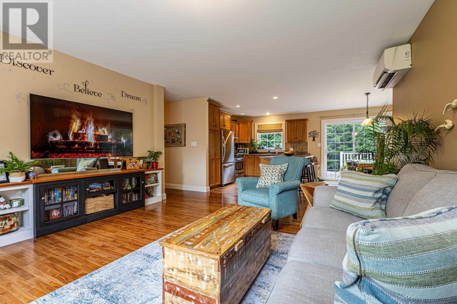 210 WINTER RIVER Circle - Image 11