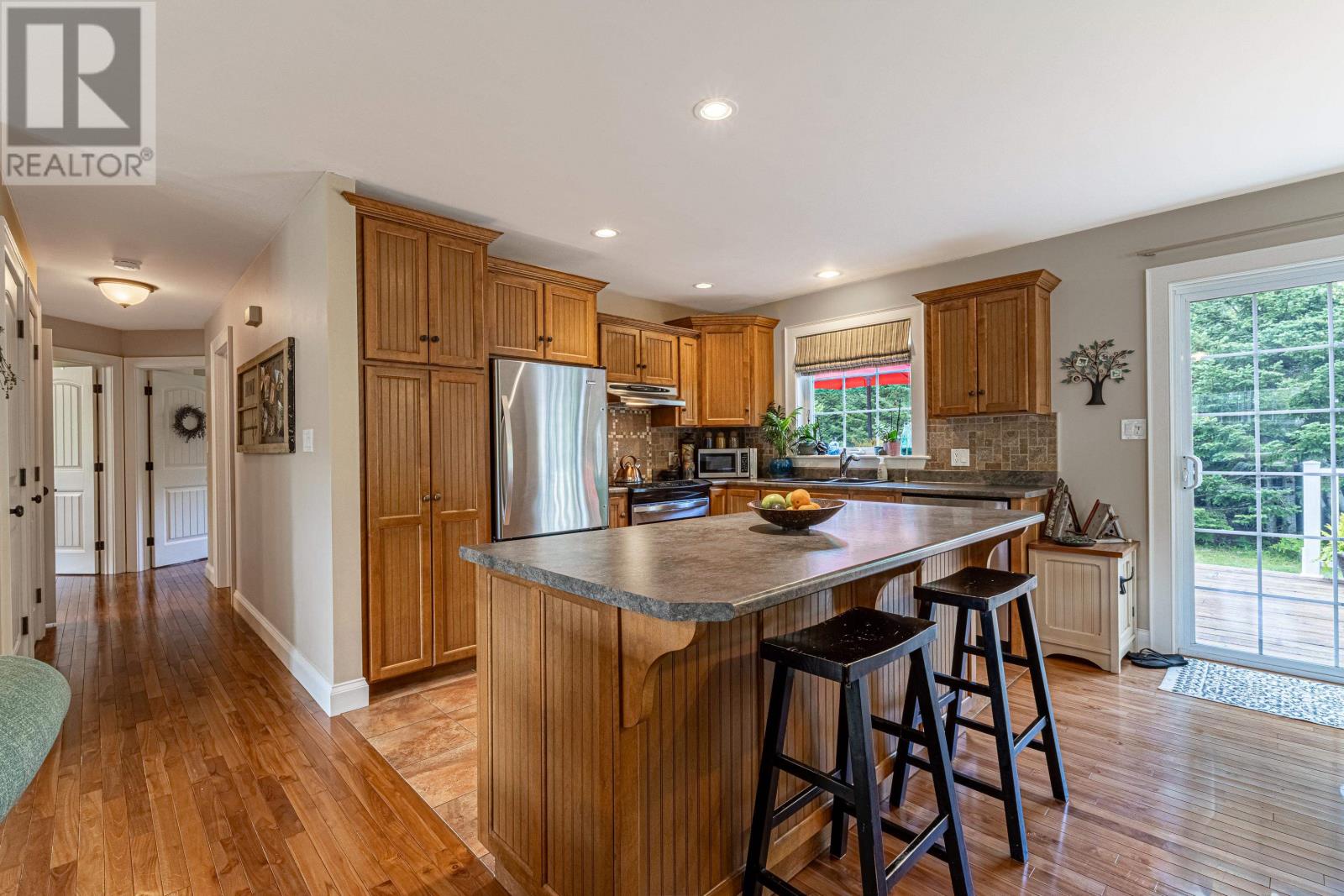 210 WINTER RIVER Circle - Image 13
