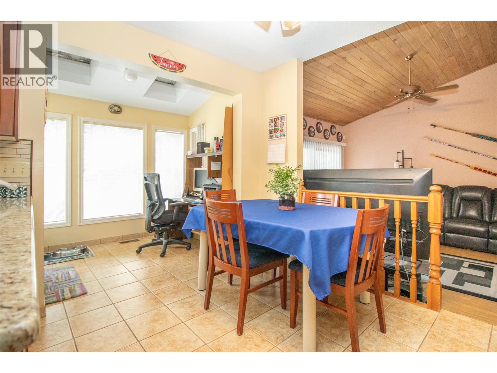 3855 Tillicum Court - 14