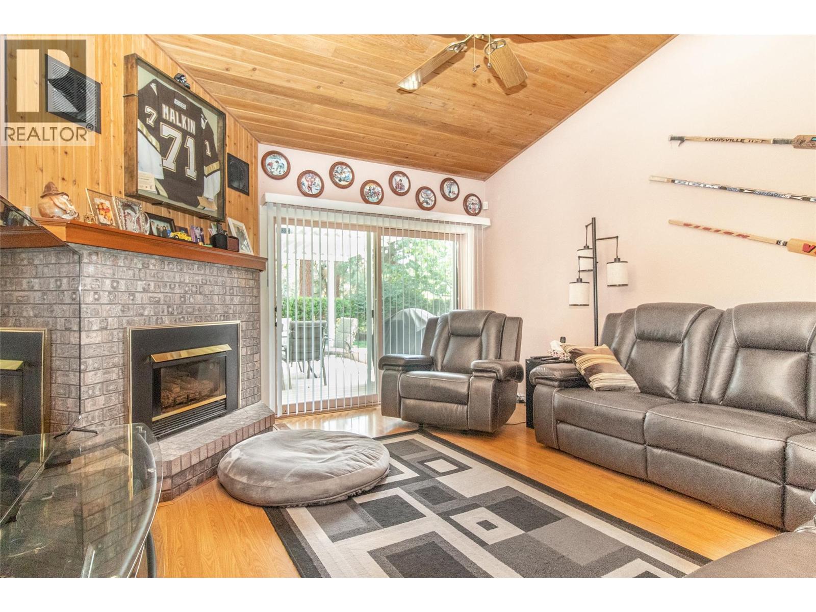 3855 Tillicum Court - 16