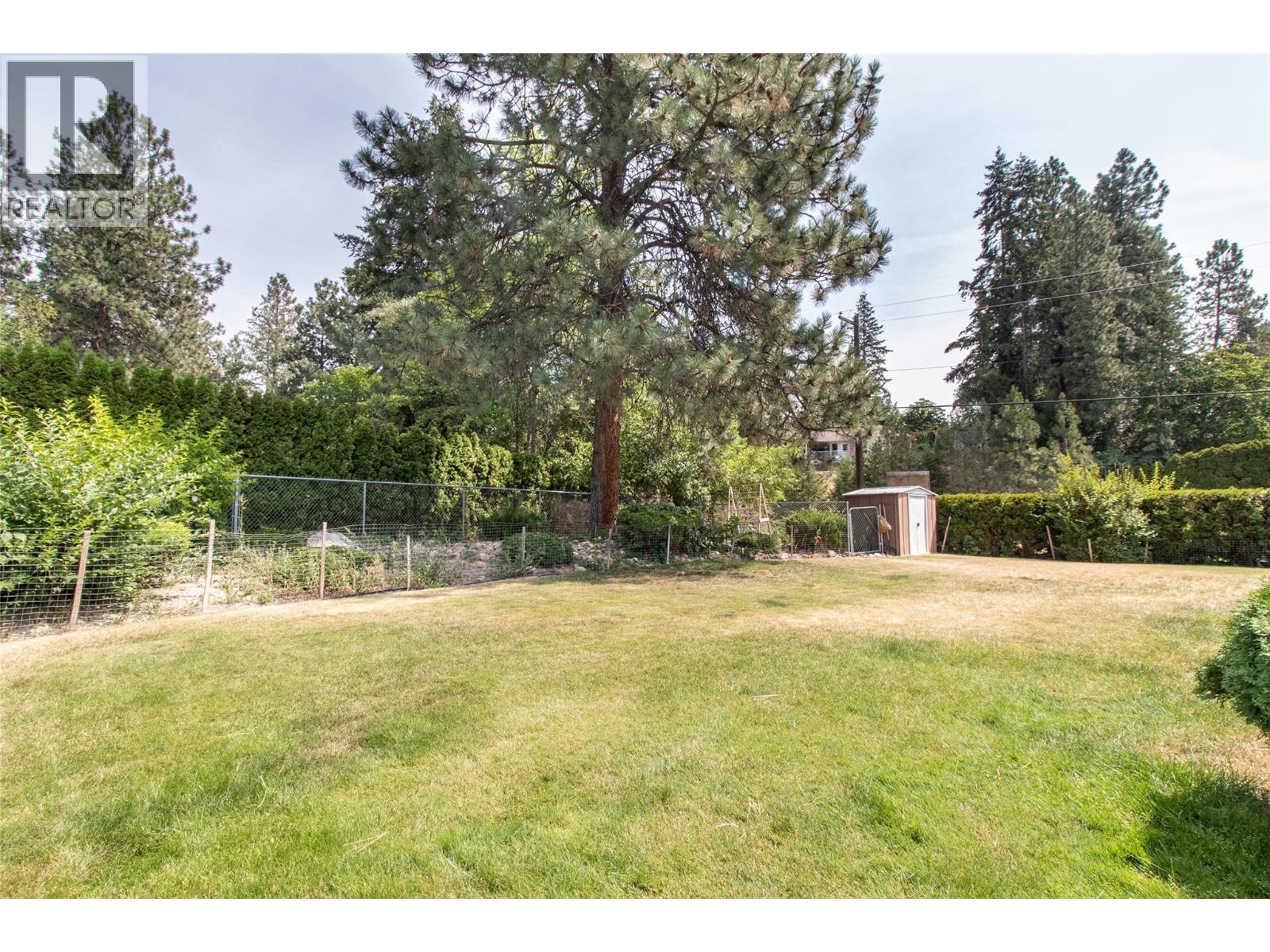 3855 Tillicum Court - 40
