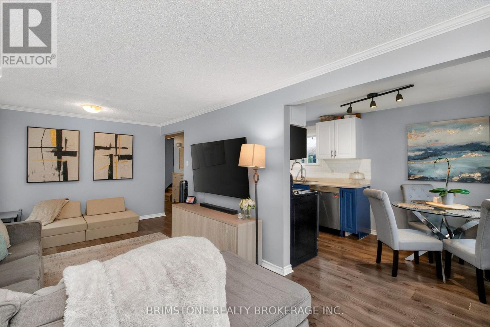 104 HICKLING TRAIL - 22