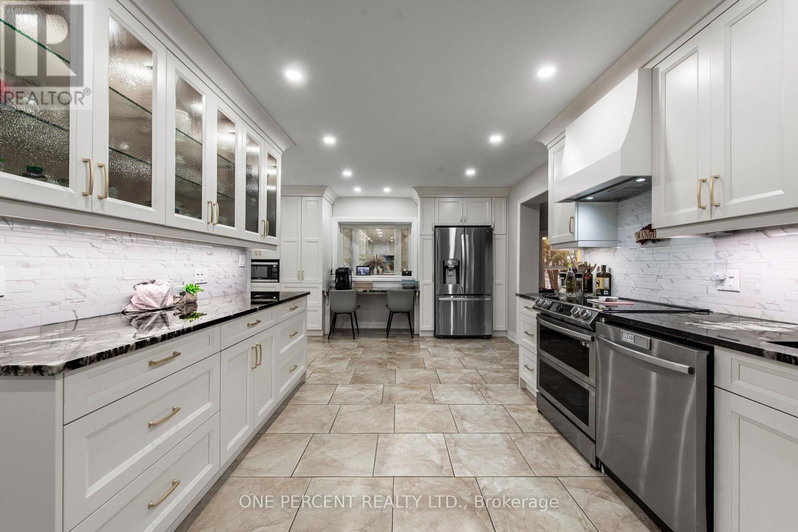 8 CARDWELL COURT - 7