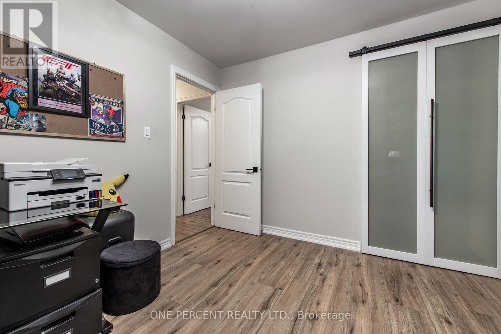 8 CARDWELL COURT - 18