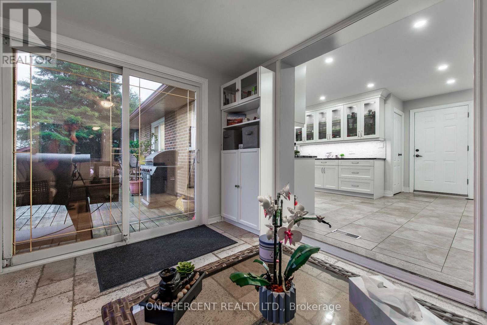 8 CARDWELL COURT - 14