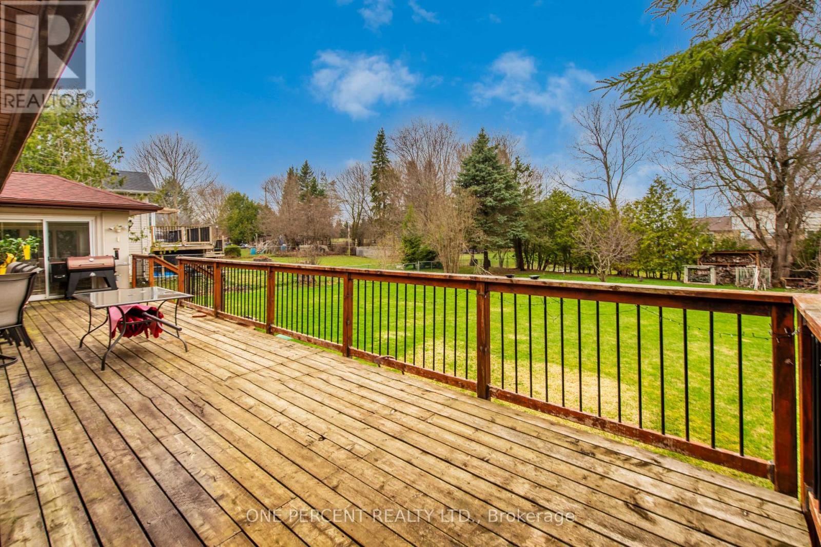 8 CARDWELL COURT - 32