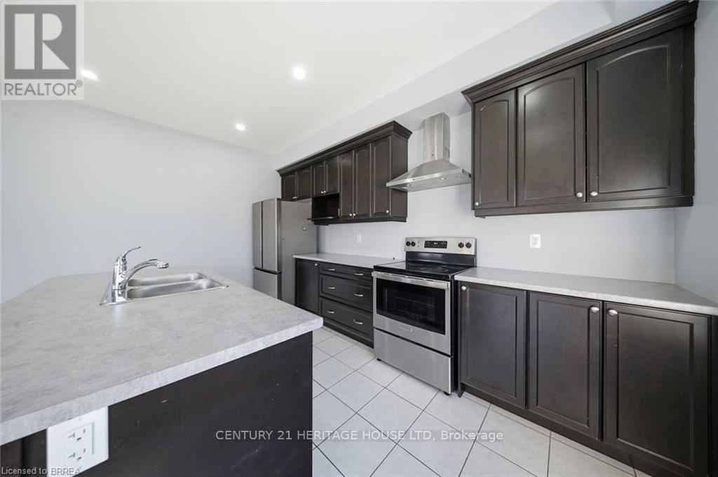 18 MACKLIN STREET - 12