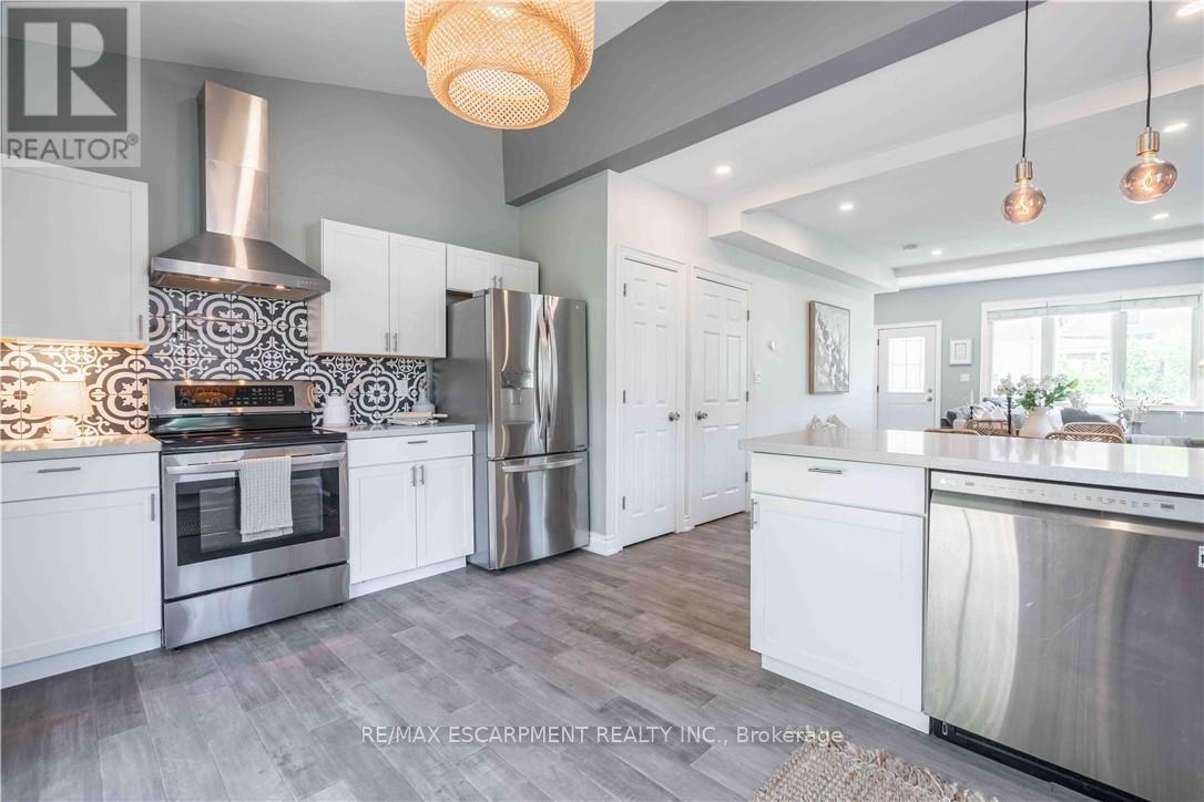 195 WOOD STREET E - 12