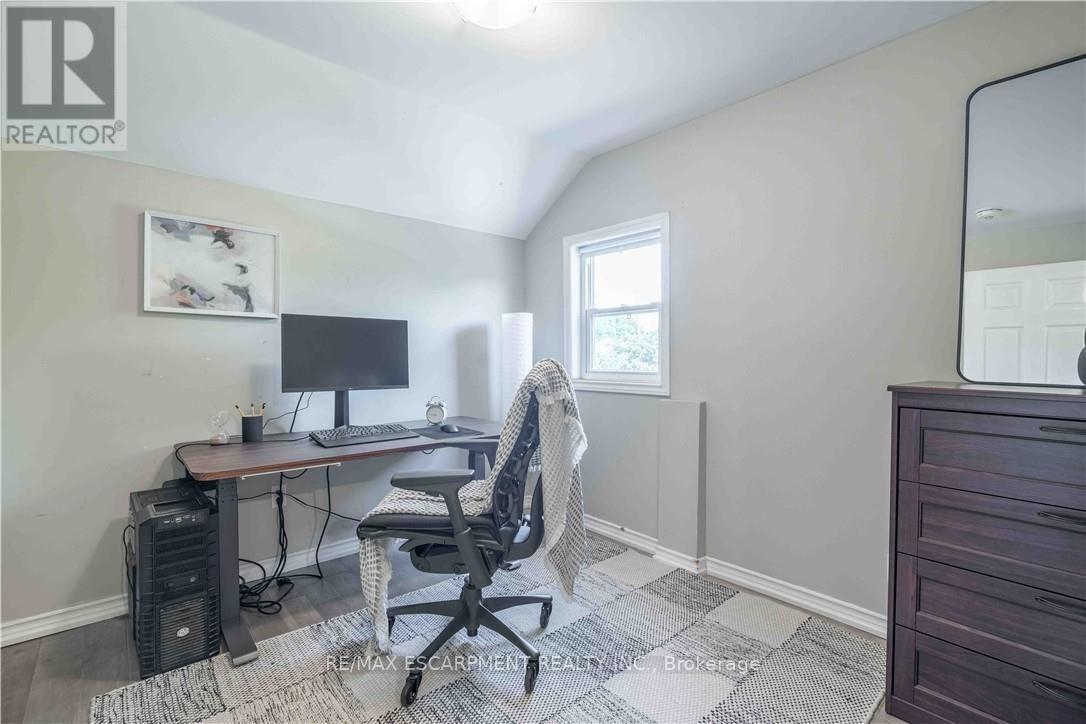 195 WOOD STREET E - 15