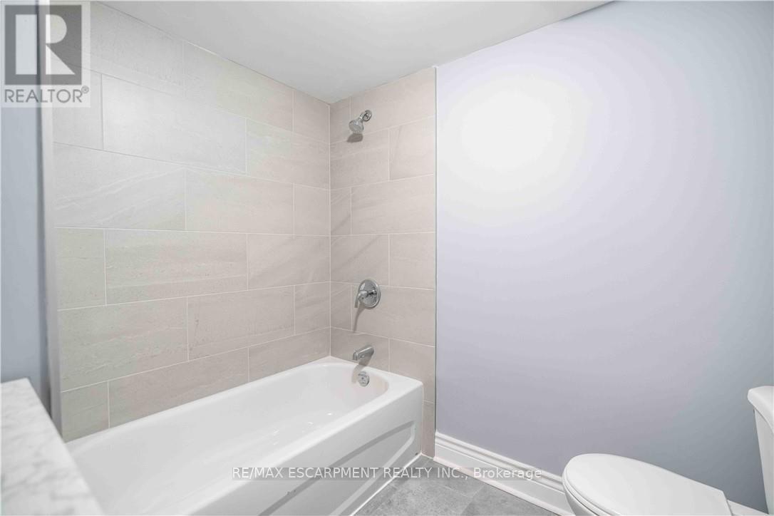 195 WOOD STREET E - 23