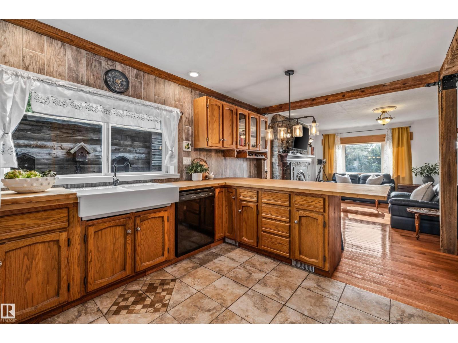 4917 50 ST - Image 10