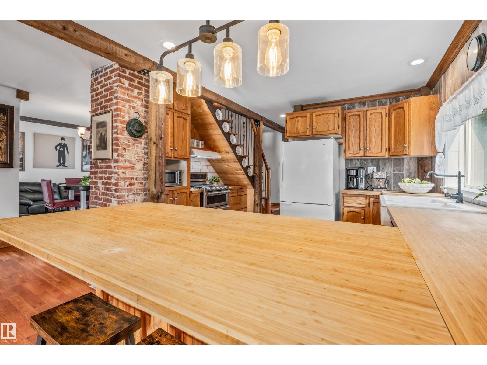 4917 50 ST - Image 8