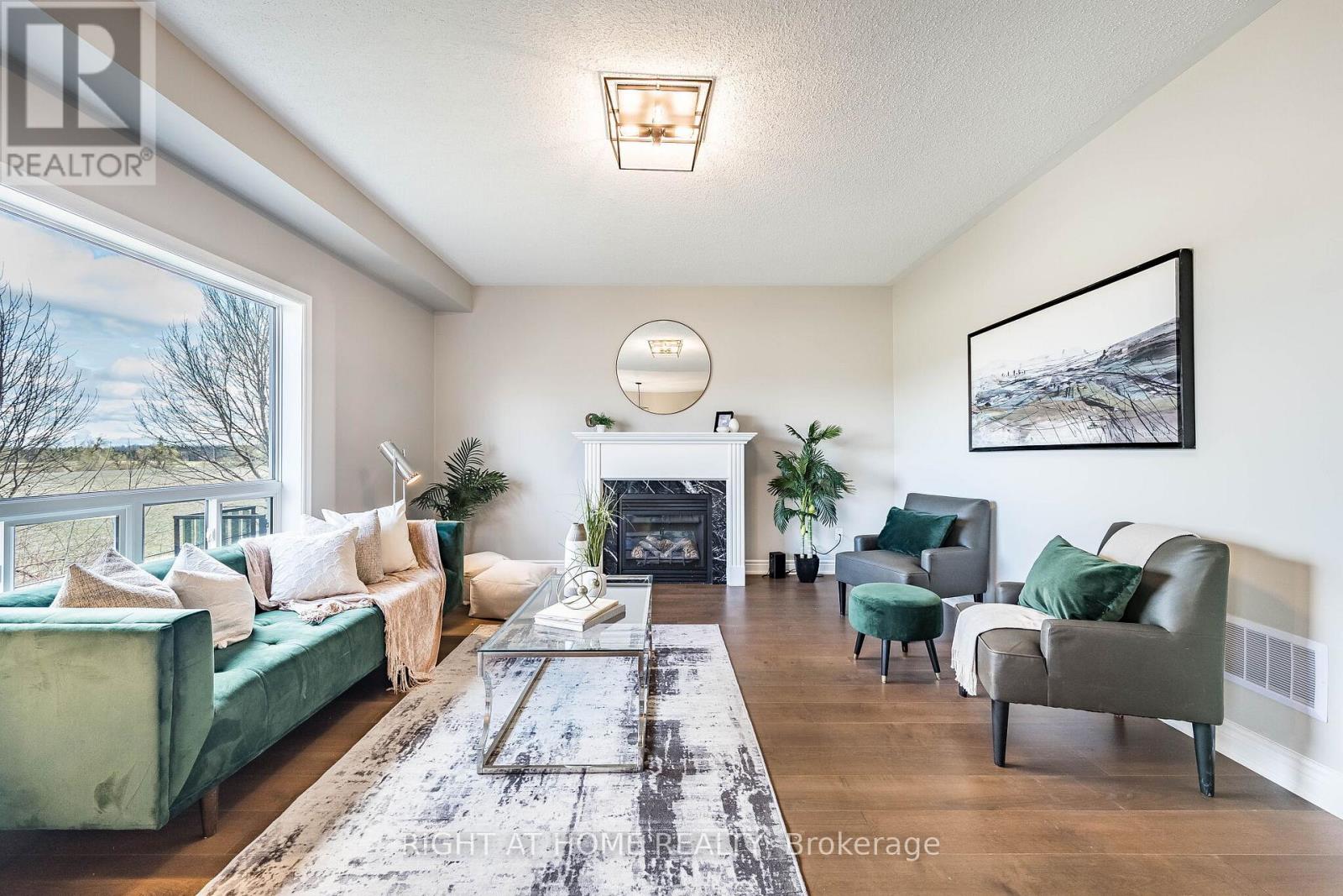 940 O'REILLY CRESCENT - 1