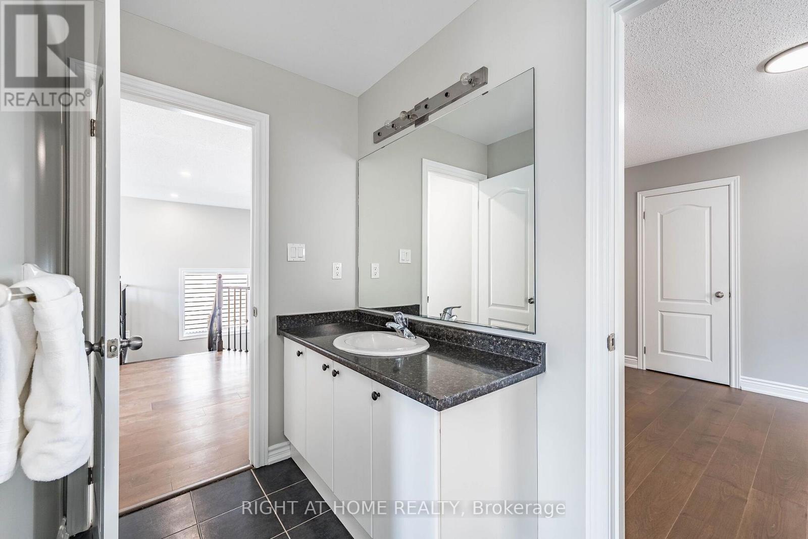 940 O'REILLY CRESCENT - 31