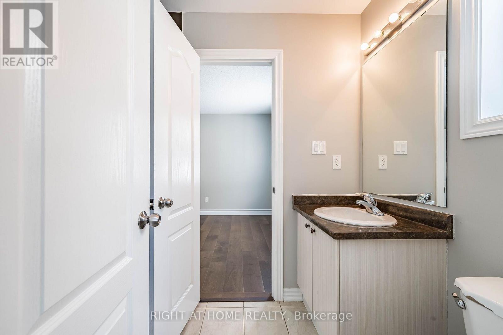 940 O'REILLY CRESCENT - 37