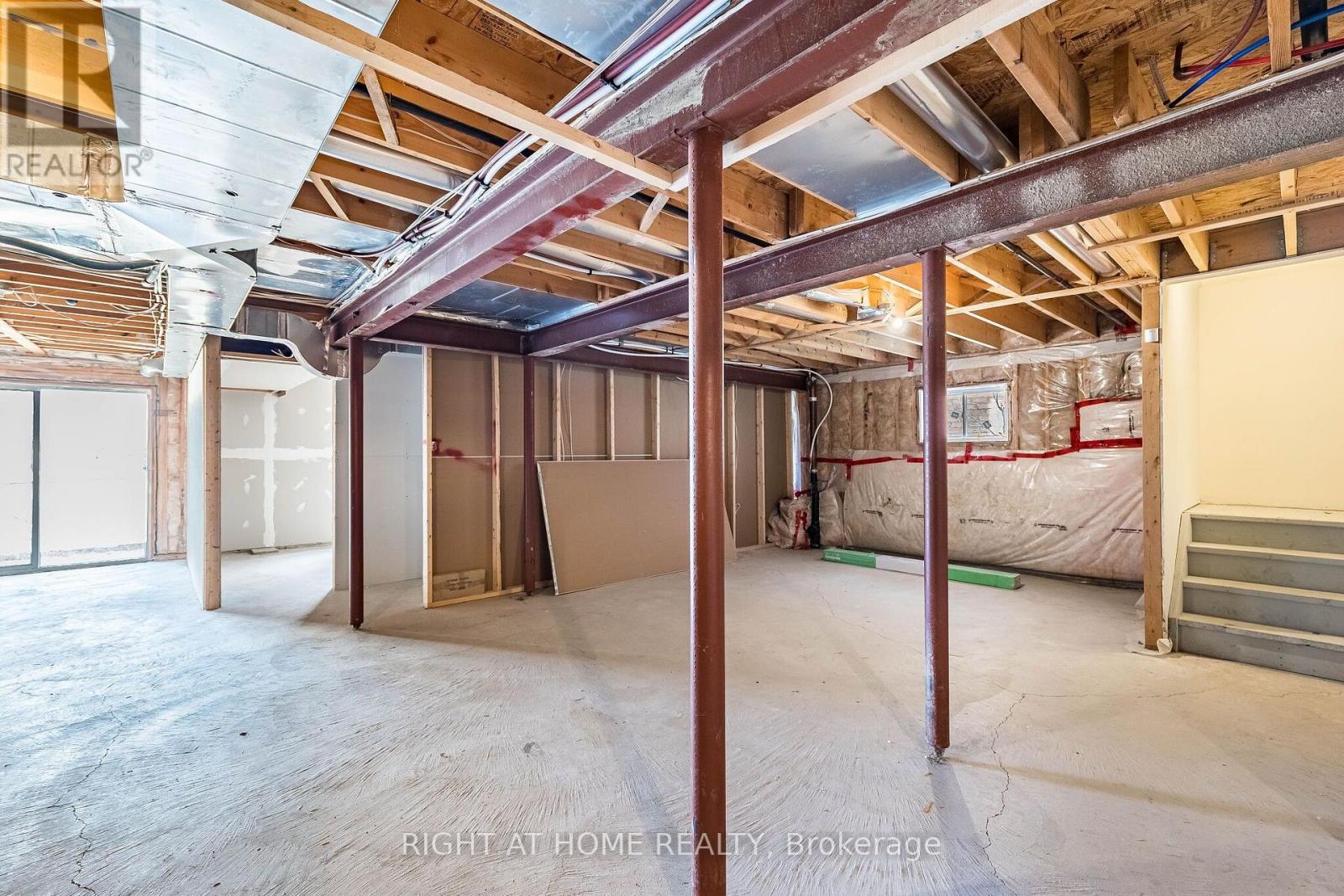 940 O'REILLY CRESCENT - 40