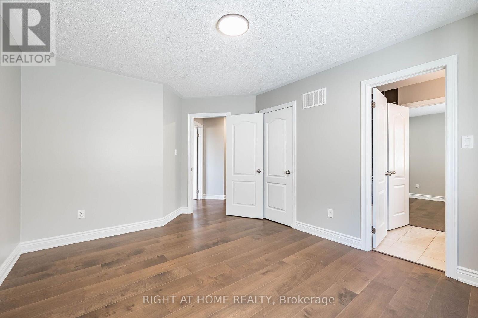 940 O'REILLY CRESCENT - 41