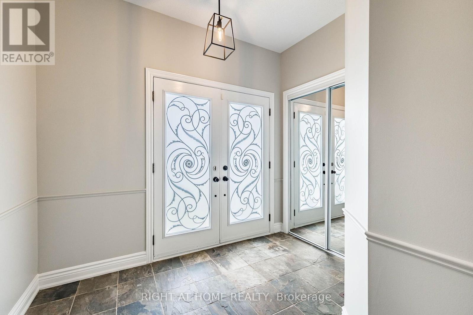 940 O'REILLY CRESCENT - 8