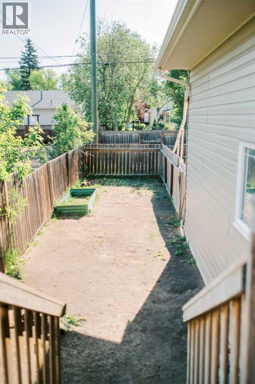 5007B 46 Street - 32