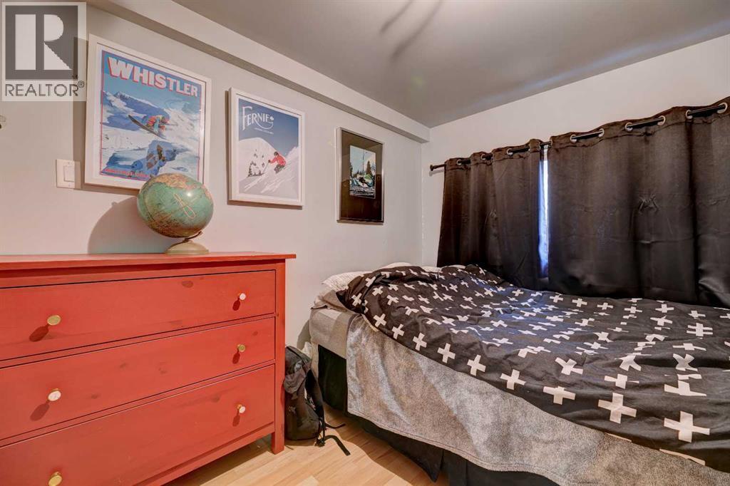 2526 16 Street SE - 17