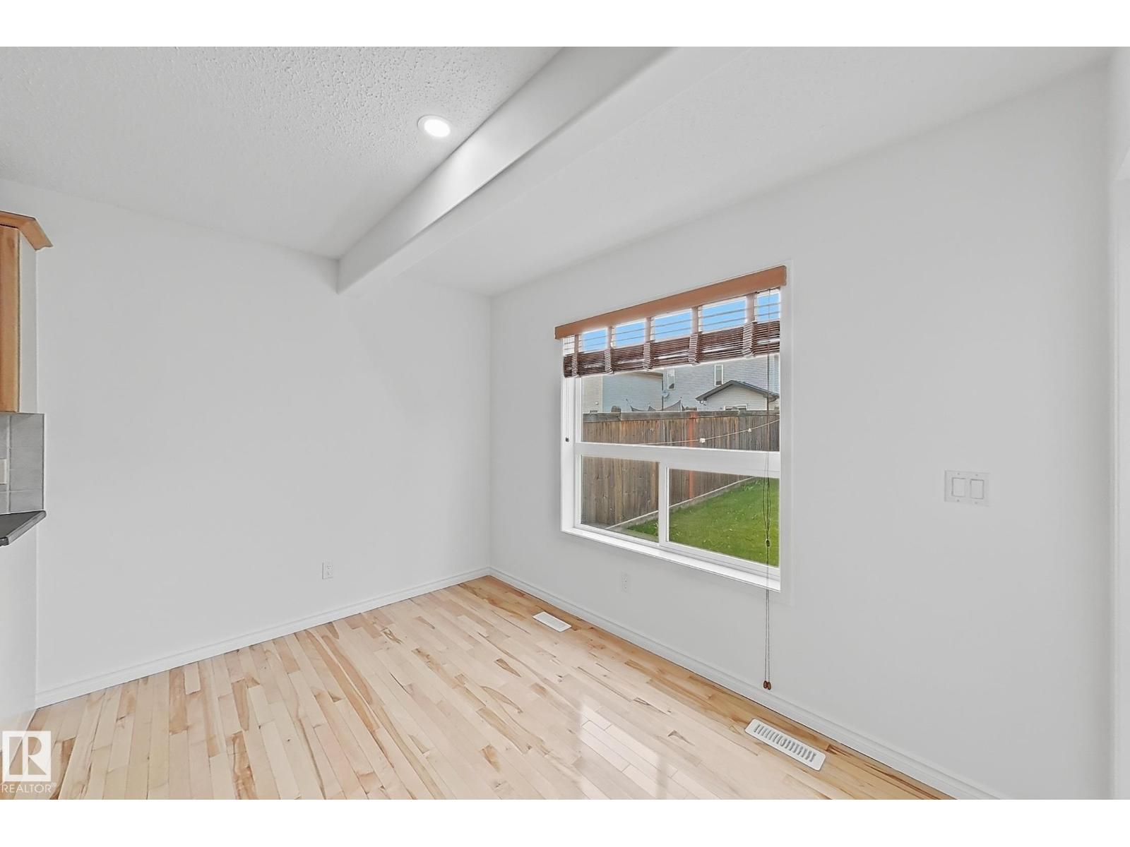 3120 25 AV NW - 5