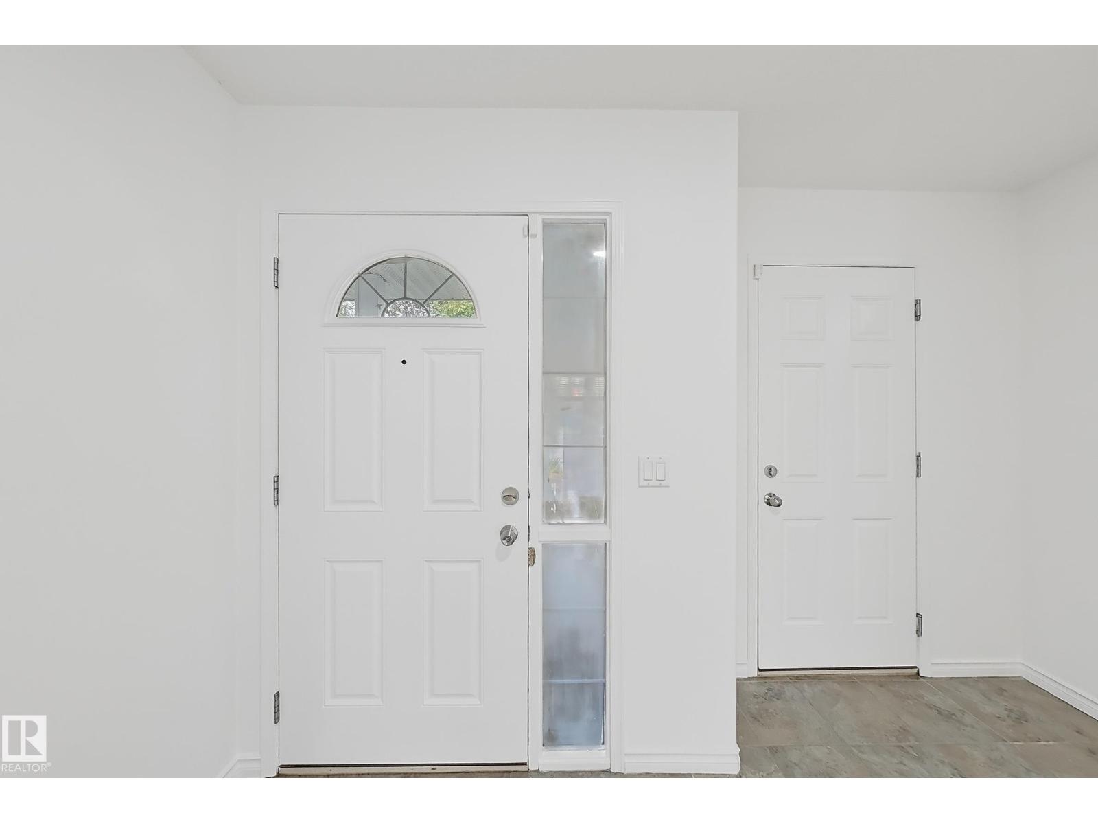 3120 25 AV NW - 2