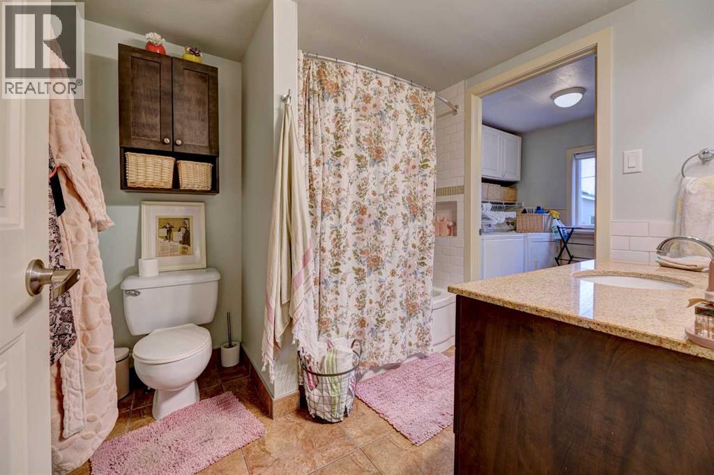 2526 16 Street SE - 15